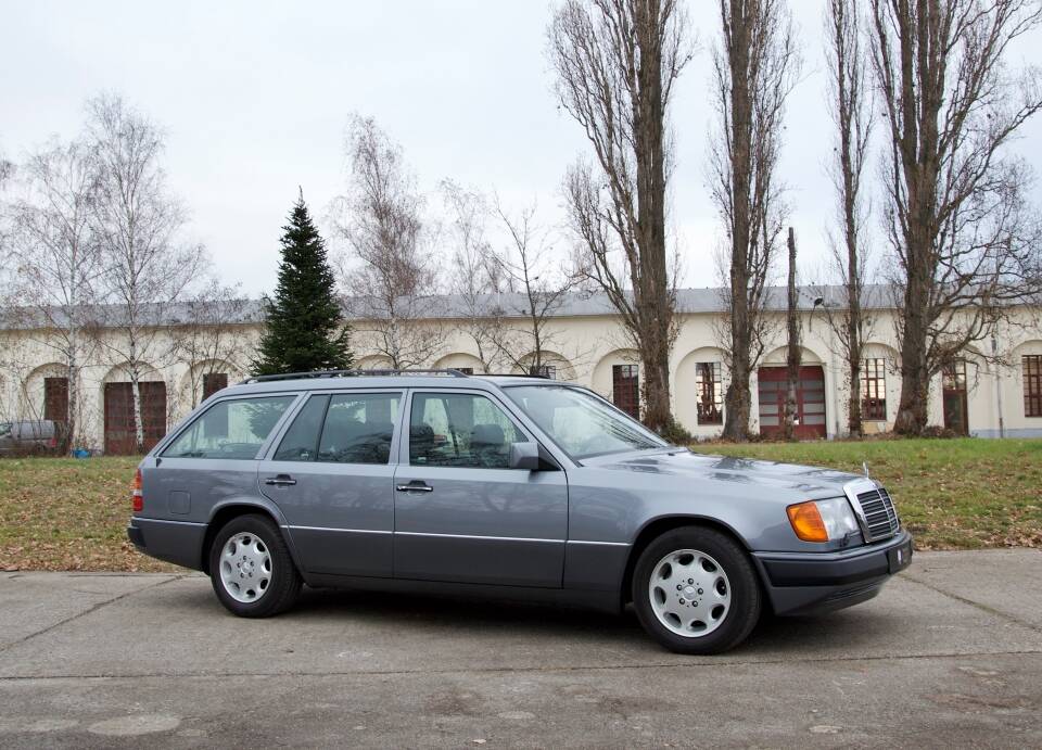 Bild 4/32 von Mercedes-Benz 280 TE (1993)