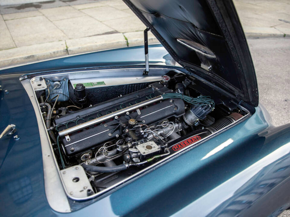 Image 56/58 of Maserati 3500 GTI Touring (1963)