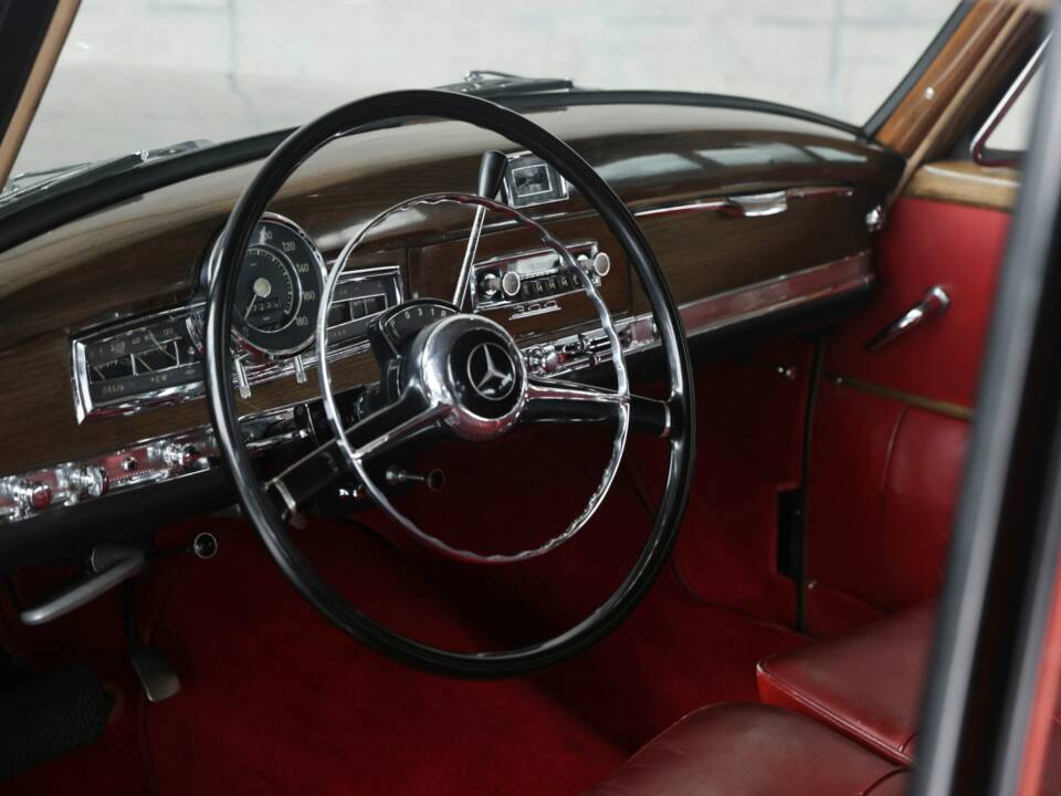 Image 19/50 de Mercedes-Benz 300 c (1956)
