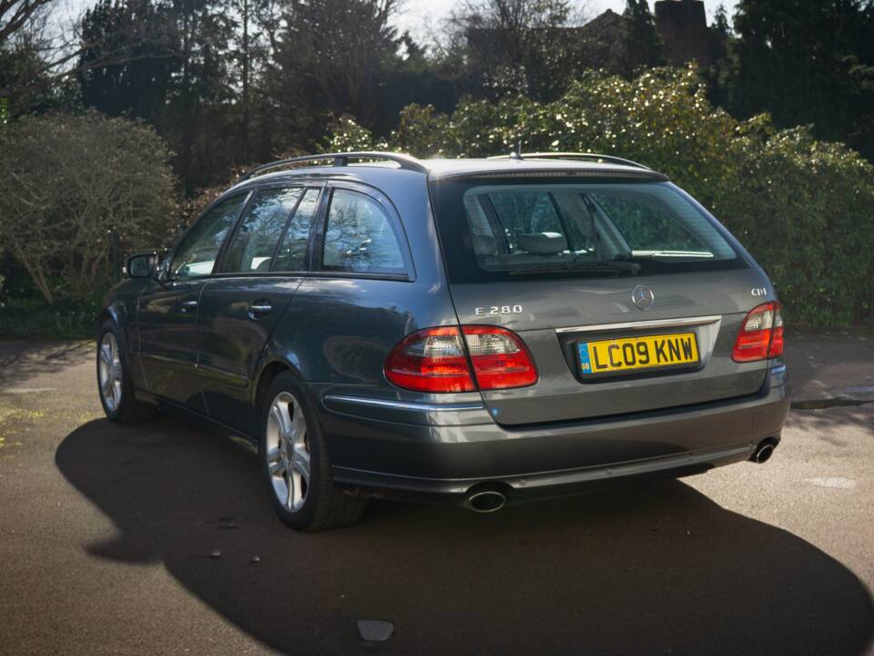 Immagine 3/25 di Mercedes-Benz E 280 CDI T (2009)