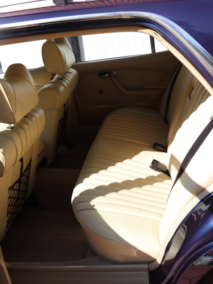 Image 27/57 de Mercedes-Benz 450 SEL 6,9 (1977)