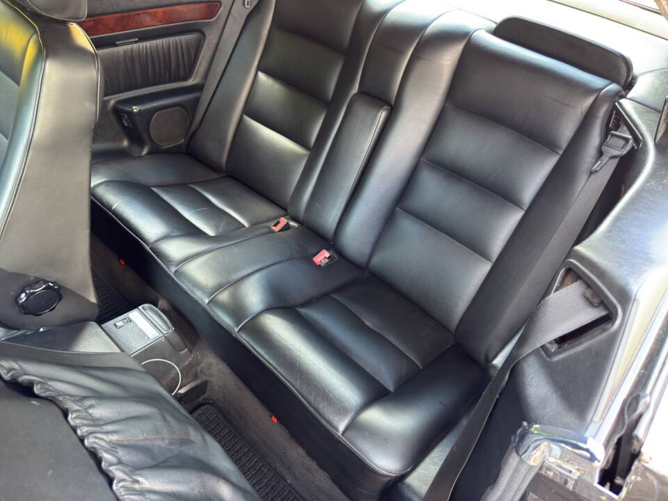 Imagen 13/24 de Mercedes-Benz E 220 (1993)