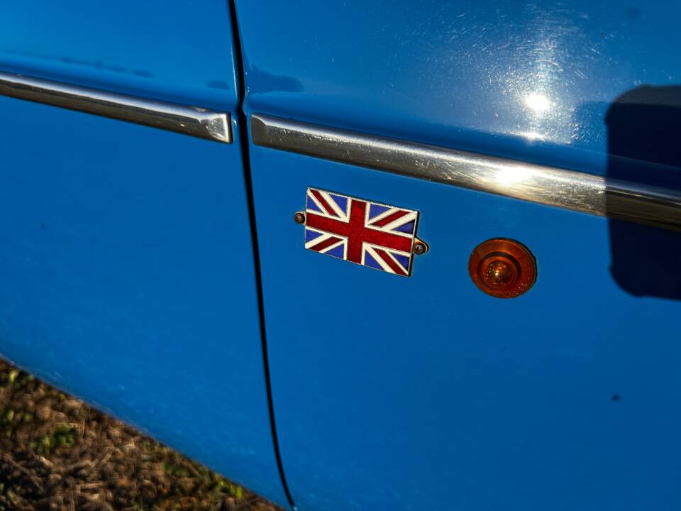 Image 24/50 of MG MGB GT (1972)