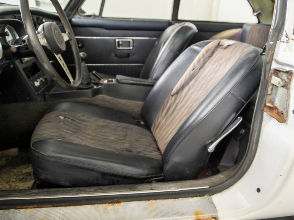 Afbeelding 19/50 van MG MGB GT (1972)