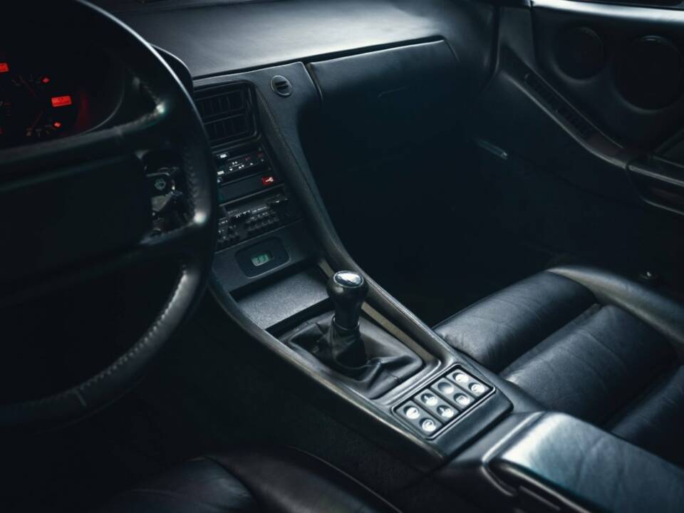 Image 9/15 of Porsche 928 GT (1989)