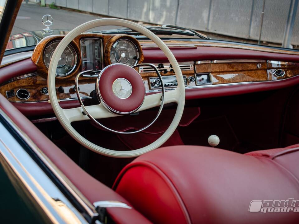 Afbeelding 6/19 van Mercedes-Benz 220 SE b (1962)