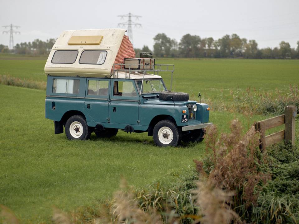 Image 44/69 of Land Rover 109 (1962)
