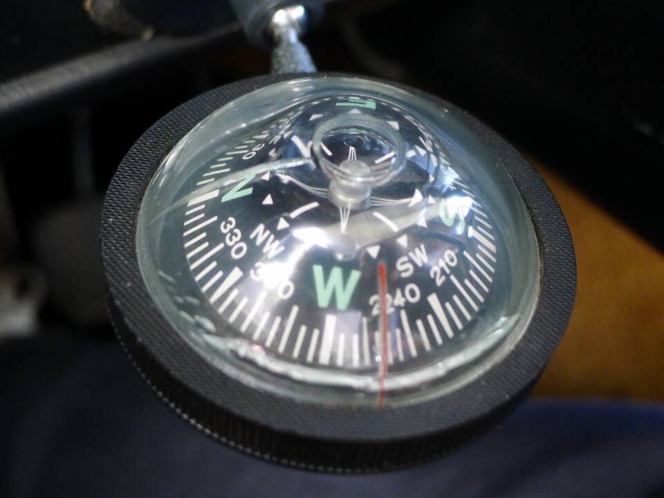 Immagine 6/50 di BMW 318 (1979)