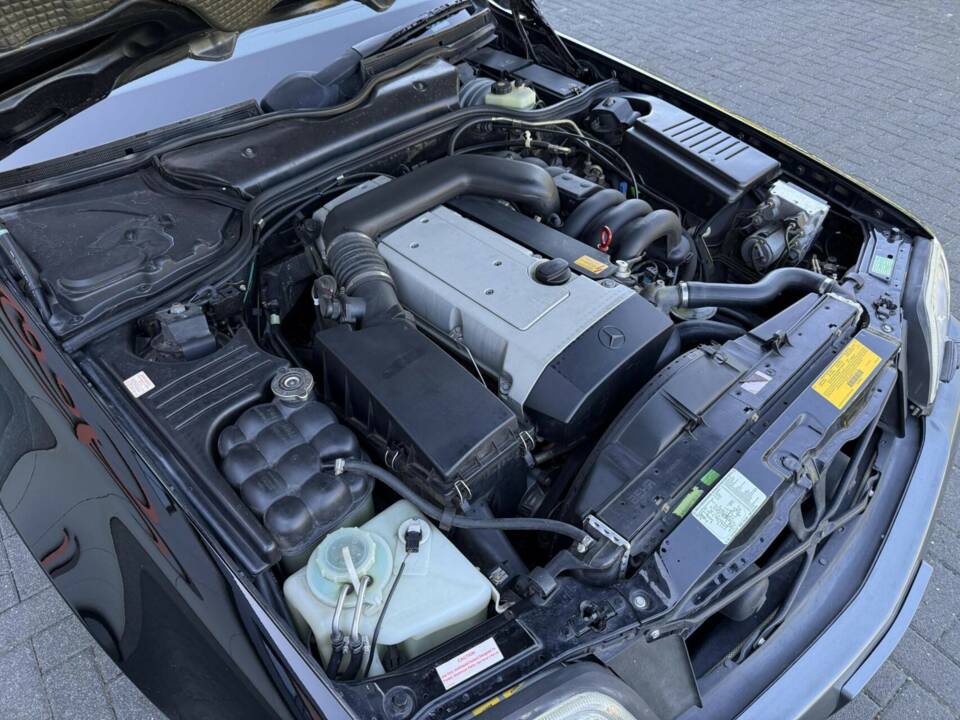 Image 31/46 of Mercedes-Benz SL 320 (1995)