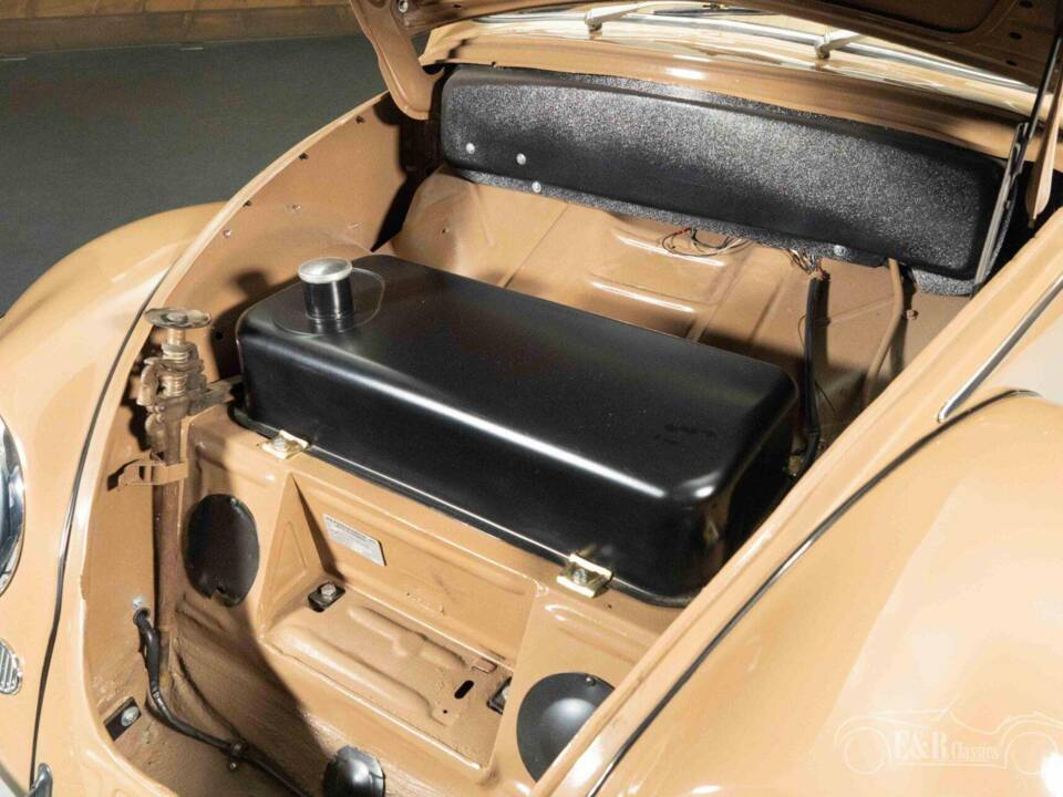 Immagine 6/19 di Volkswagen Maggiolino 1200 Export "Oval" (1957)
