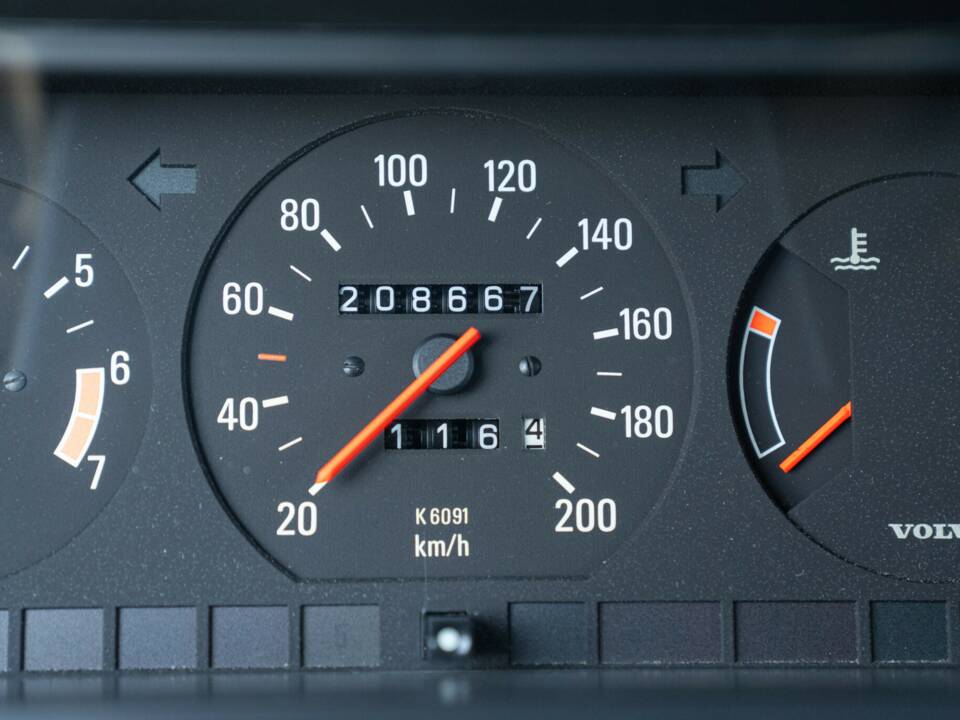 Immagine 35/43 di Volvo 240 GLE Injection (1989)