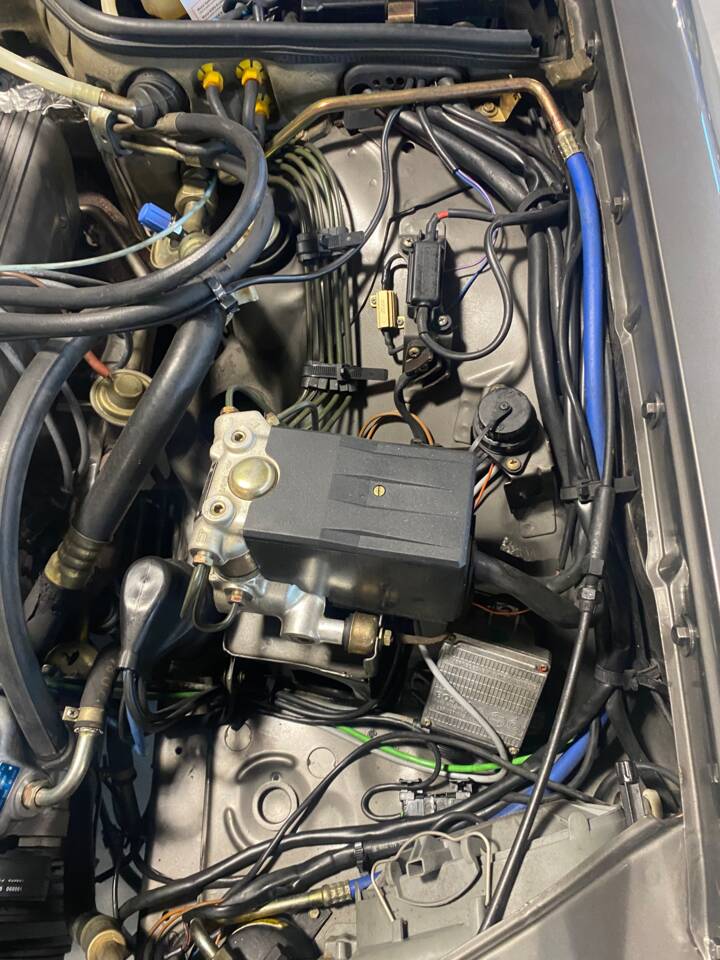 Bild 45/67 von Mercedes-Benz 380 SEC (1984)