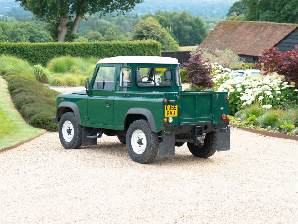 Bild 16/50 von Land Rover Defender 90 Td5 (2006)