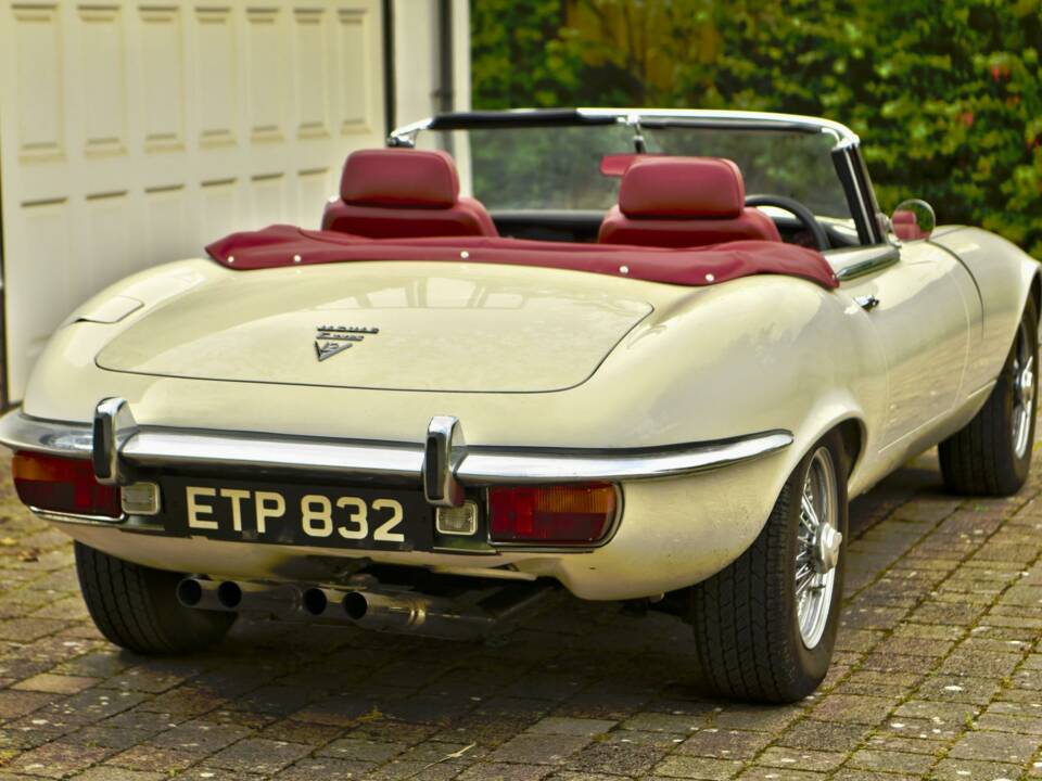 Immagine 16/50 di Jaguar E-Type V12 (1974)