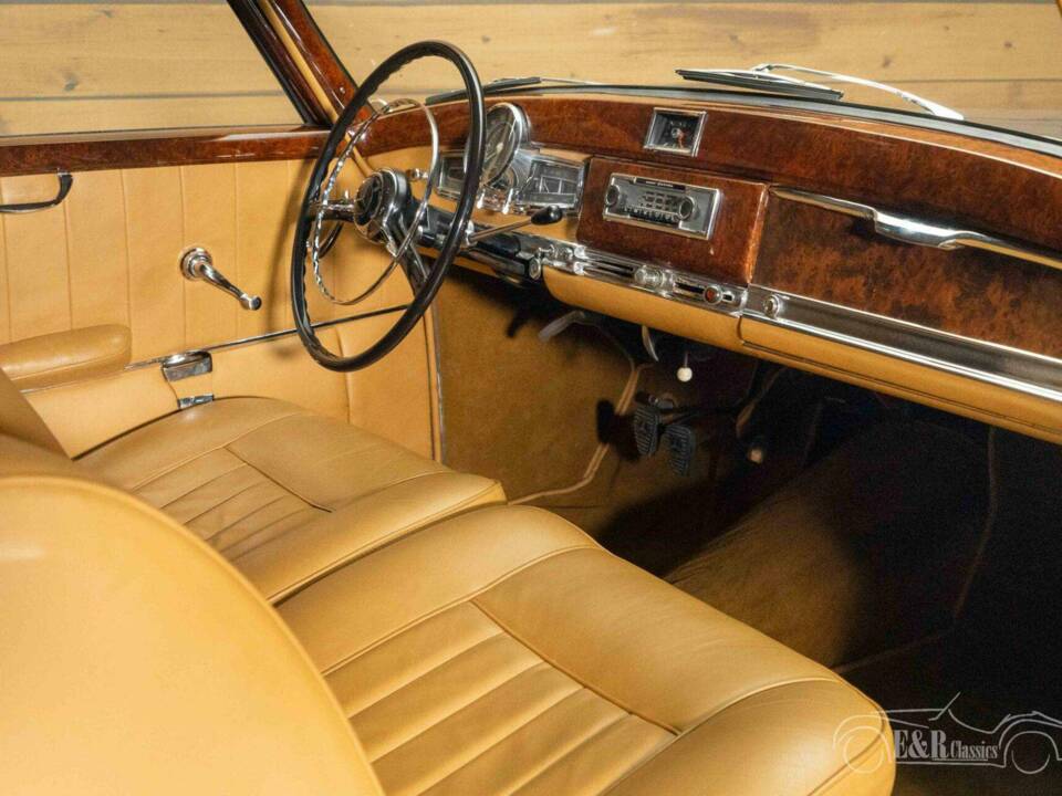 Image 7/31 of Mercedes-Benz 300 S (1953)