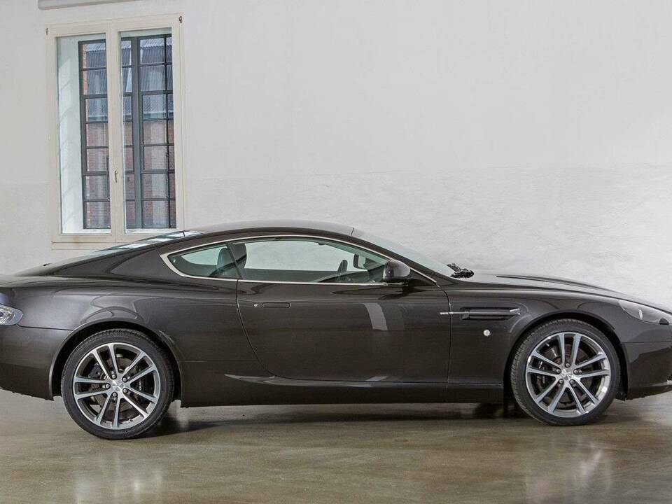 Afbeelding 12/20 van Aston Martin DB 9 (2011)