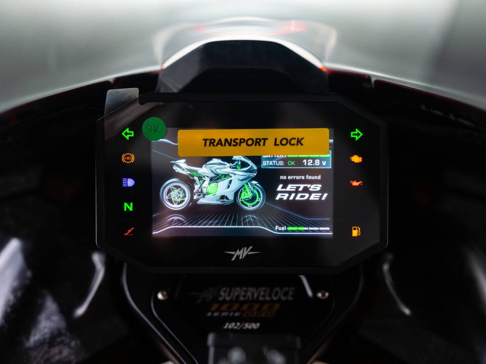 Bild 31/38 von MV Agusta DUMMY (2011)