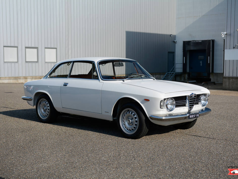 Imagen 12/20 de Alfa Romeo Giulia 1600 Sprint GT Veloce (1967)