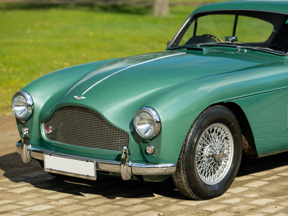 Image 44/50 of Aston Martin DB 2&#x2F;4 Mk III (1958)