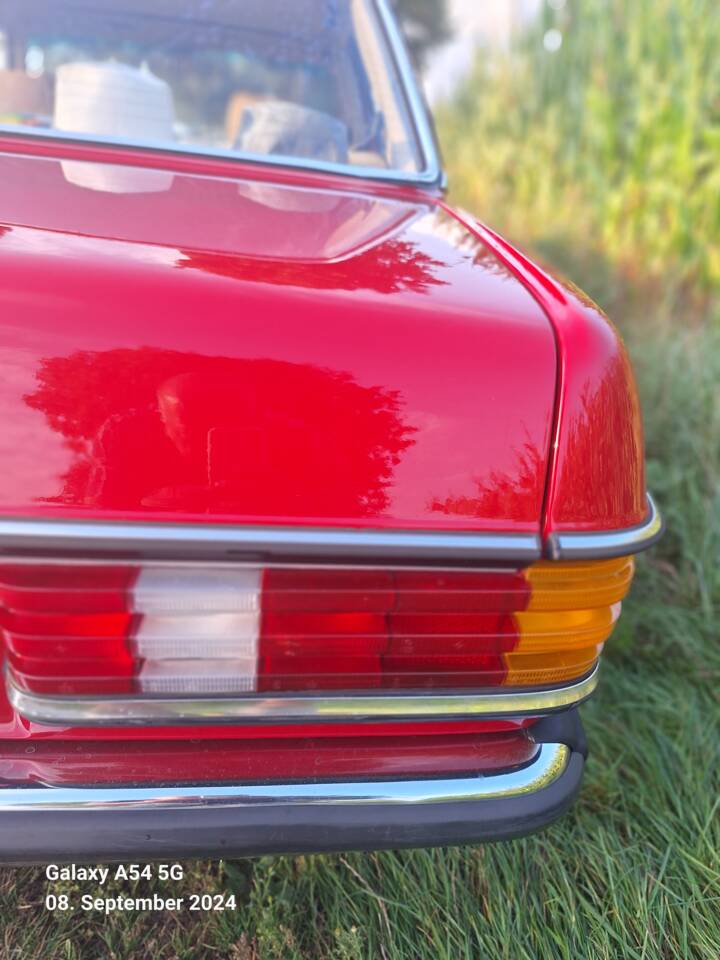 Bild 6/20 von Mercedes-Benz 200 (1982)