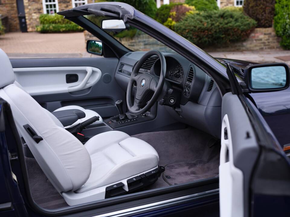Image 4/50 de BMW 328i (1995)