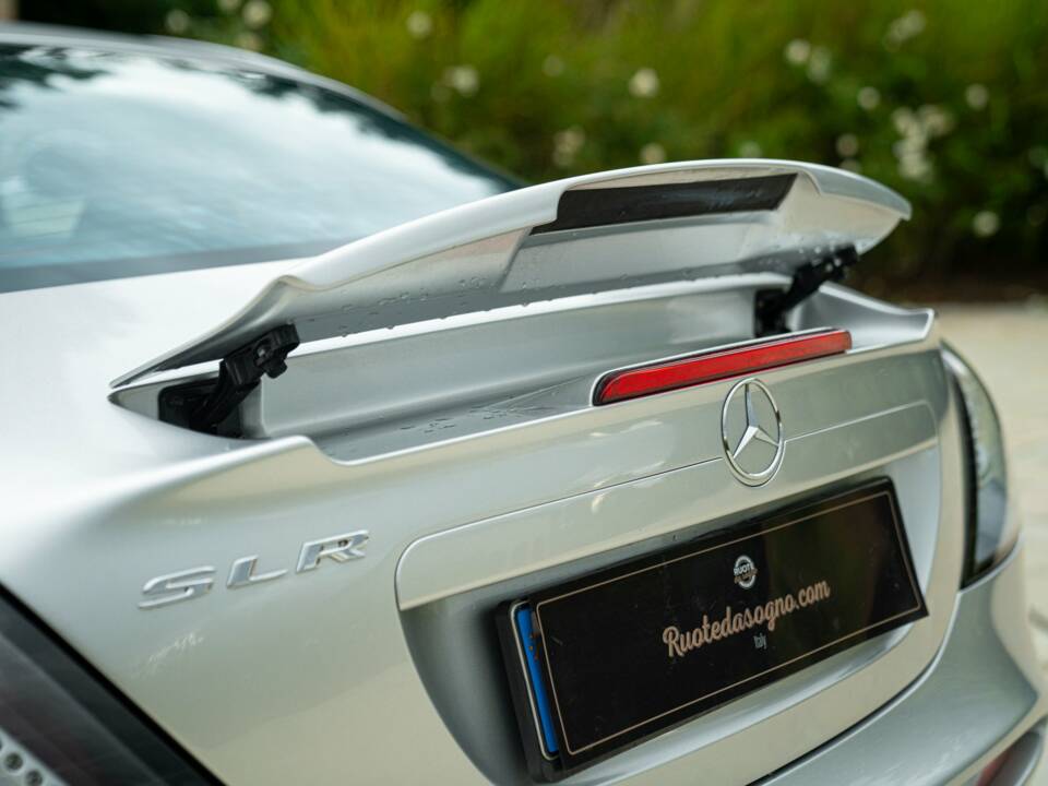 Image 21/50 of Mercedes-Benz SLR McLaren (2005)