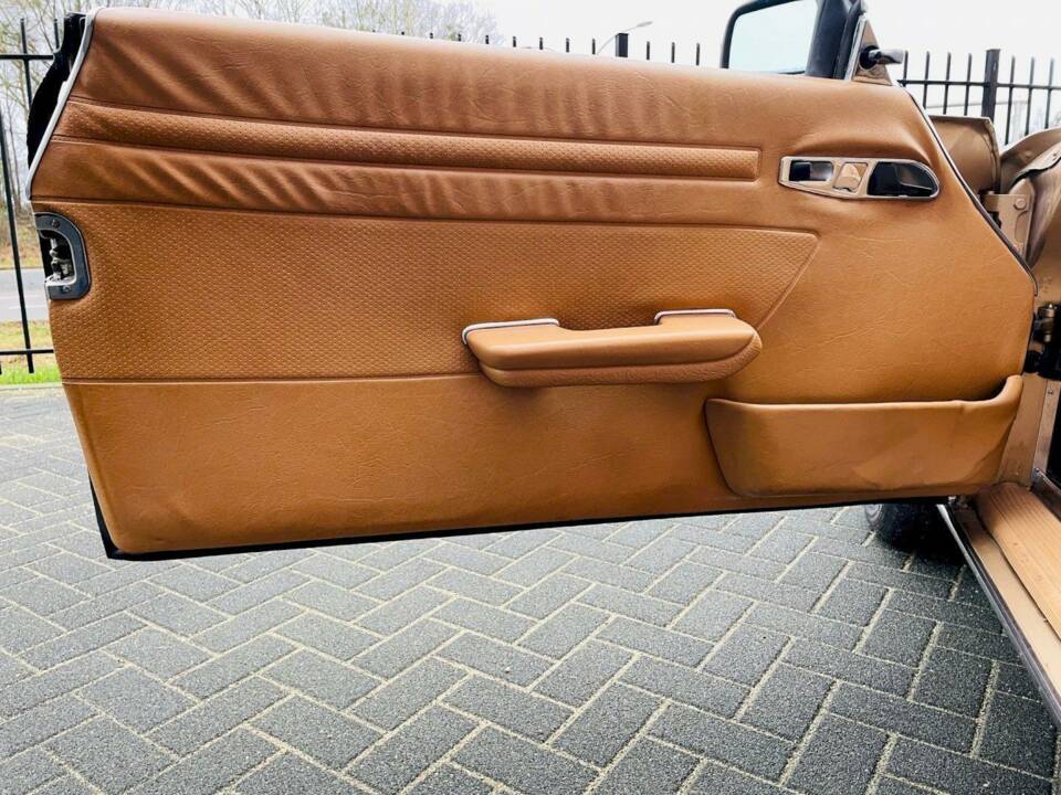 Image 25/36 de Mercedes-Benz 560 SL (1988)