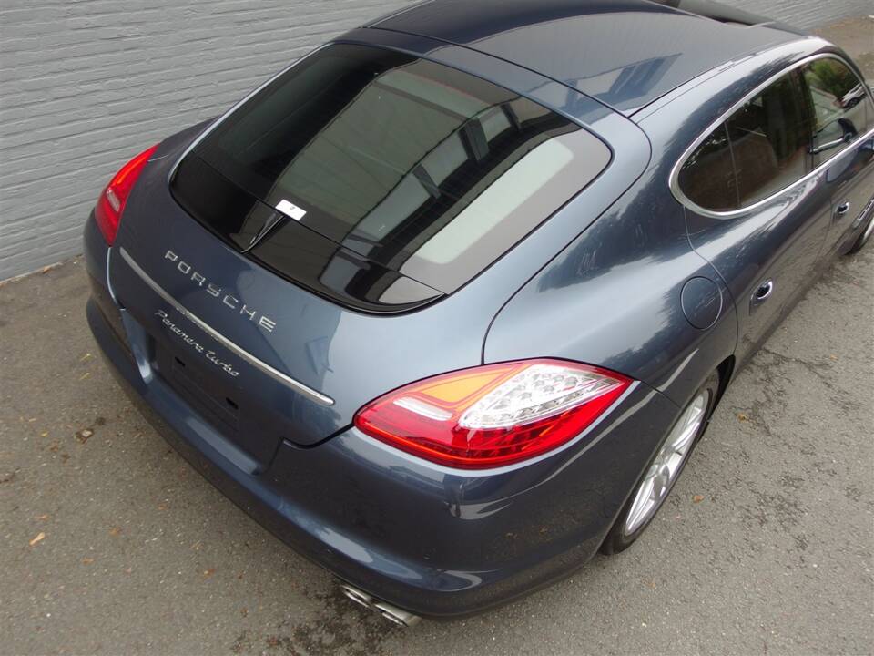 Image 19/99 of Porsche Panamera Turbo (2009)