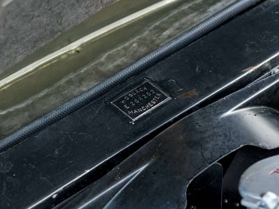 Immagine 35/36 di Aston Martin DB 6 Mk II (1970)