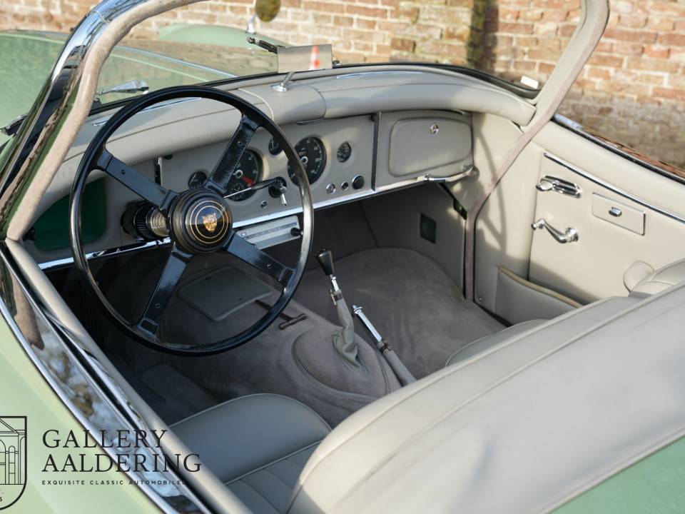 Image 24/50 of Jaguar XK 150 3.4 S OTS (1959)
