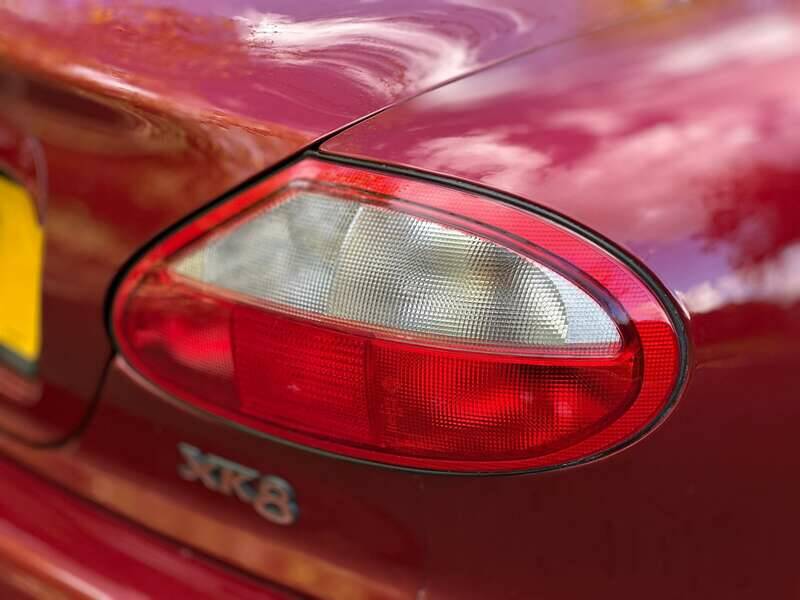 Image 6/50 of Jaguar XK8 4.0 (1998)