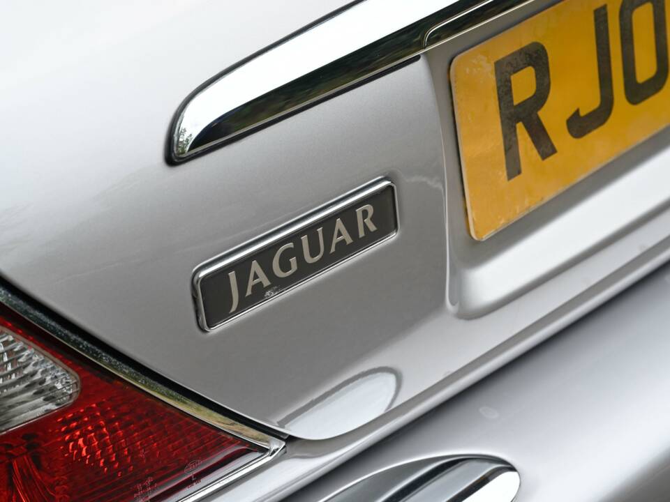 Immagine 20/50 di Jaguar XJ 8 Executive (2002)