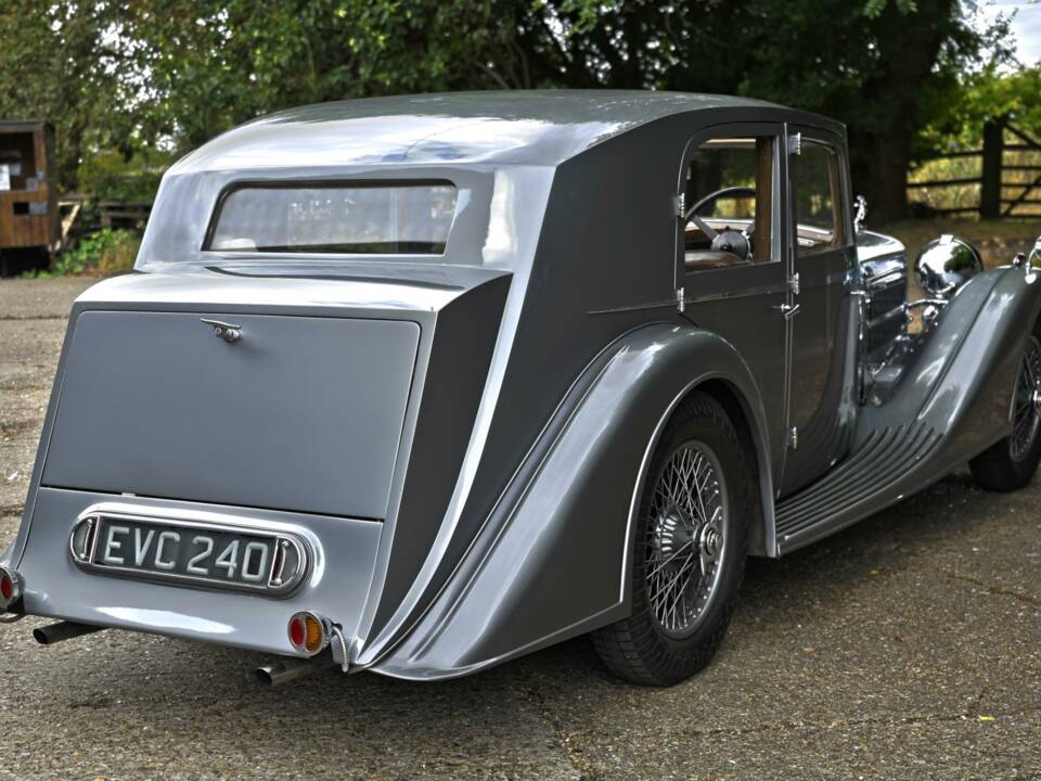 Image 12/50 of Alvis 4.3 Liter Saloon (1940)