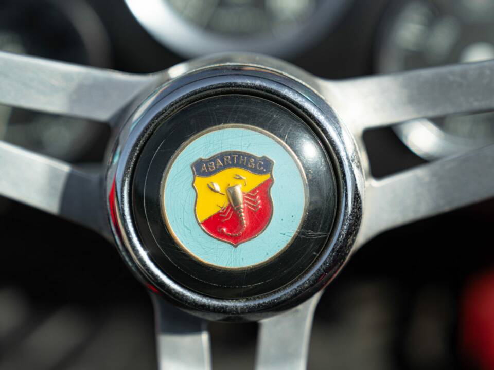 Imagen 47/50 de Abarth 750 Allemano Spider (1958)