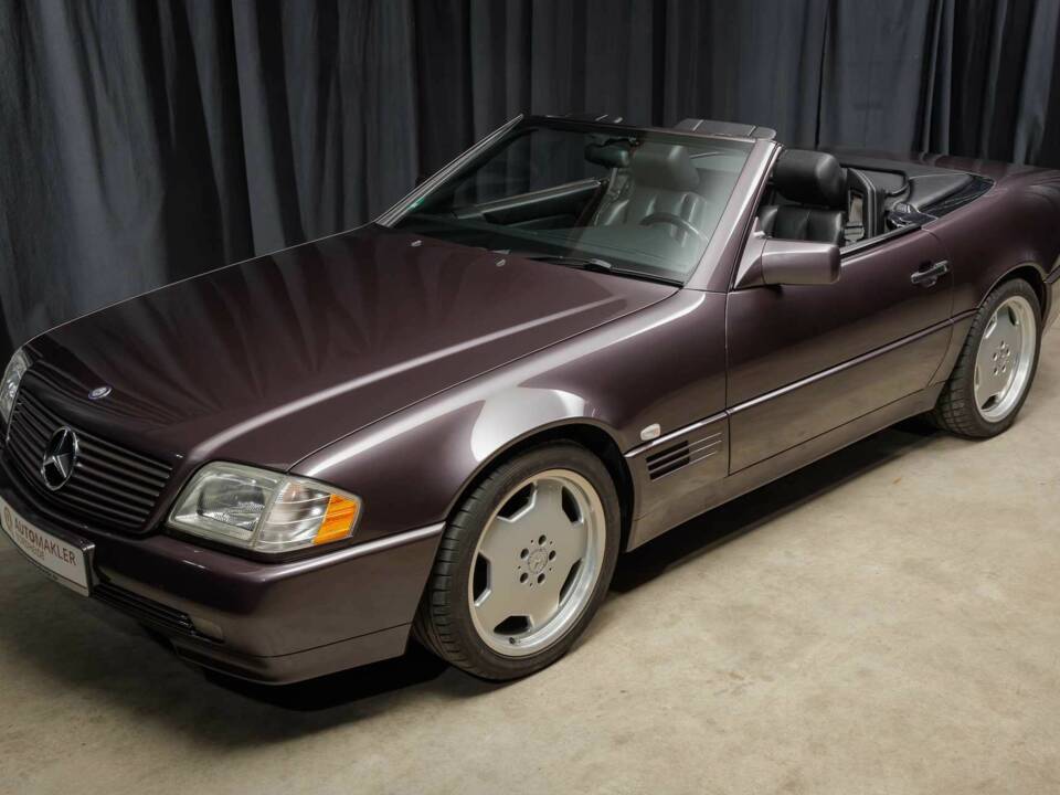 Image 14/43 of Mercedes-Benz 300 SL (1992)