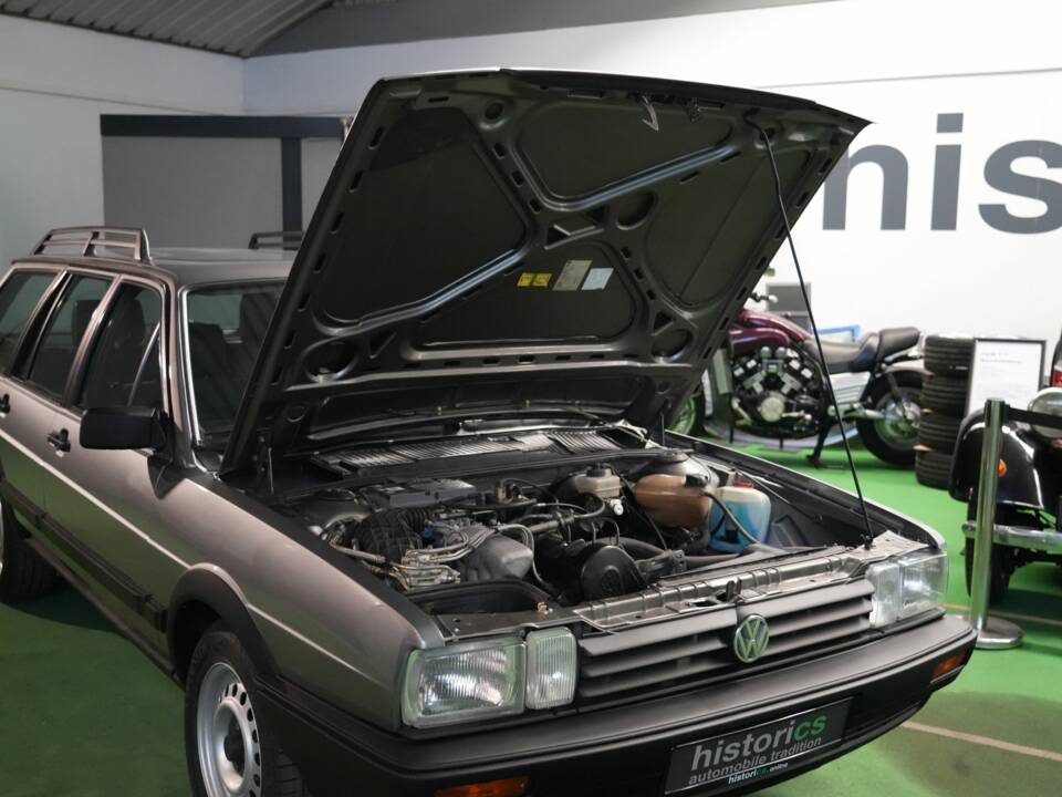 Bild 25/42 von Volkswagen Passat Variant 1.8 (1986)