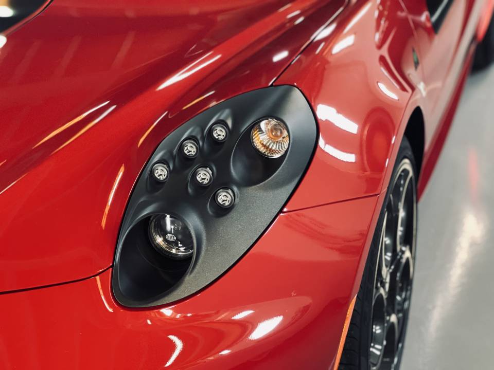 Image 8/50 of Alfa Romeo 4C (2015)