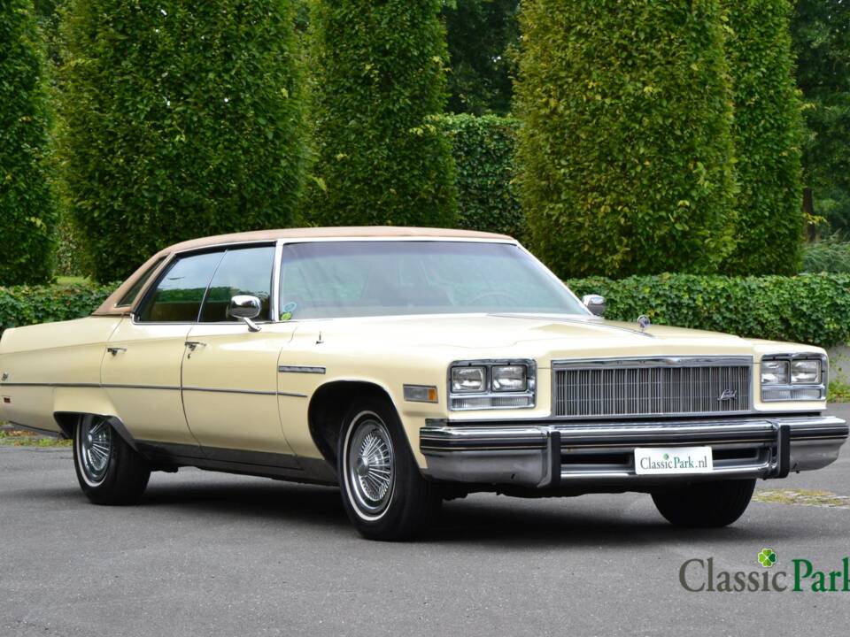 Bild 7/50 von Buick Electra 225 Hardtop (1976)