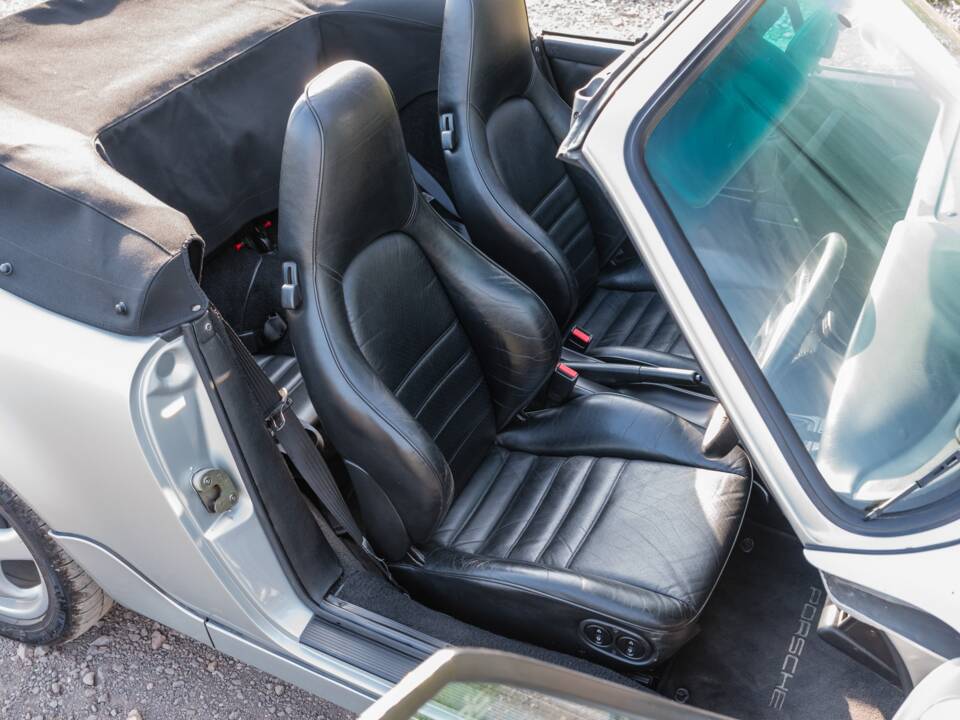 Bild 30/56 von Porsche 911 Carrera 4 (1990)