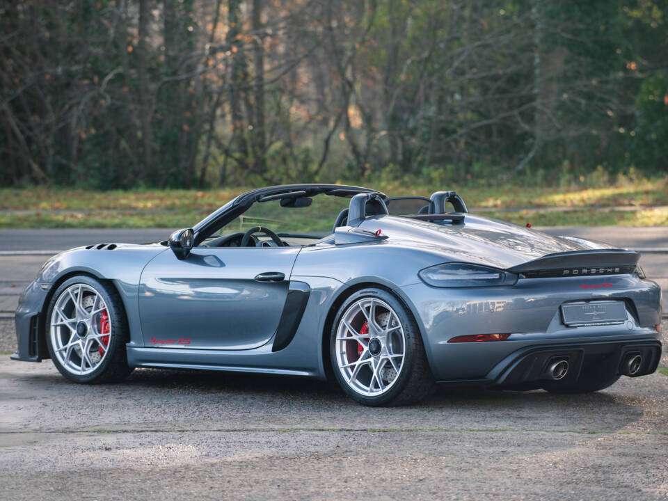 Image 9/22 of Porsche 718 Spyder RS Weissach (2024)