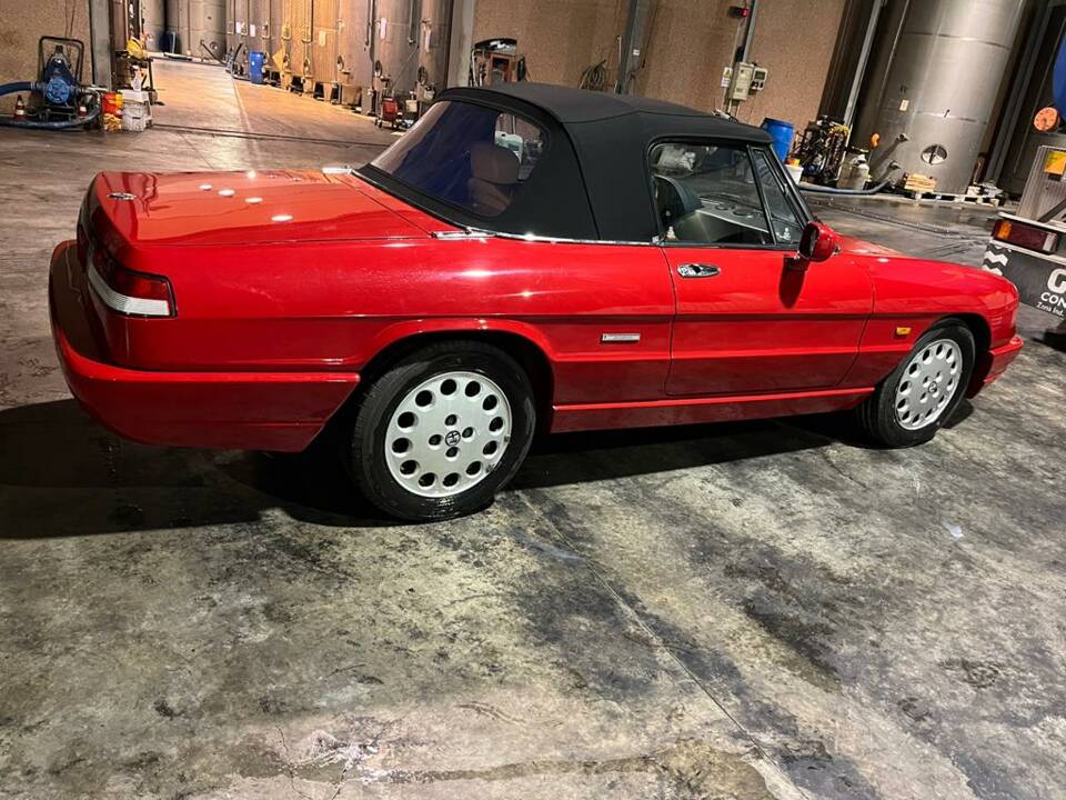 Bild 15/40 von Alfa Romeo 2.0 Spider (1990)