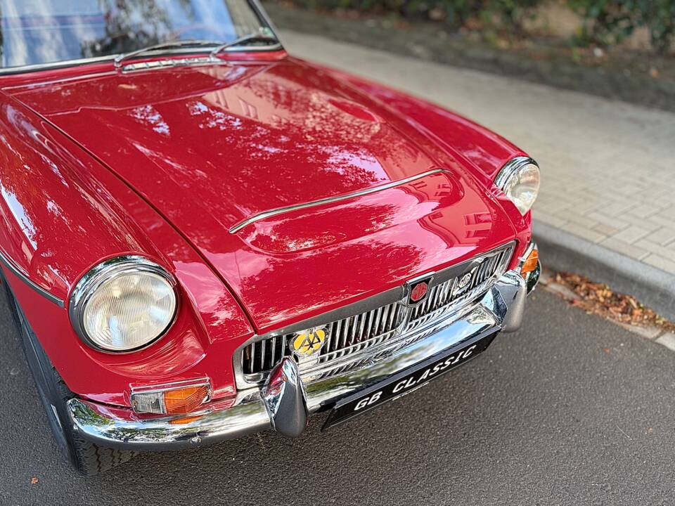 Bild 2/21 von MG MGC GT (1968)