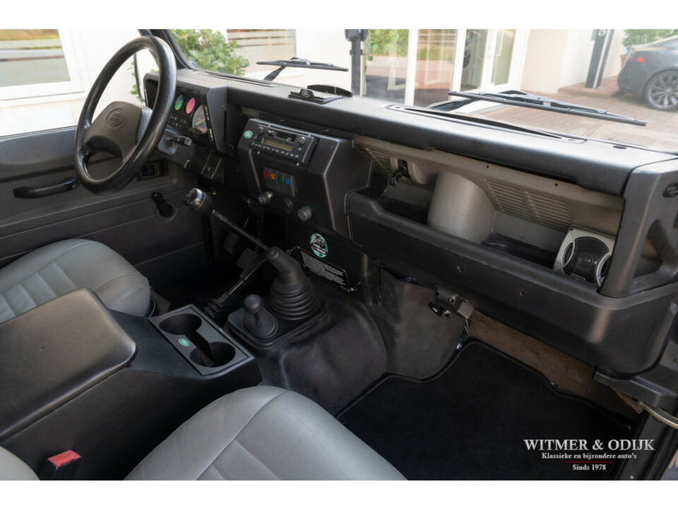 Image 8/25 de Land Rover Defender 90 (1996)