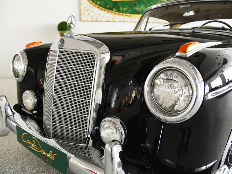 Bild 18/38 von Mercedes-Benz 220 SE (1960)