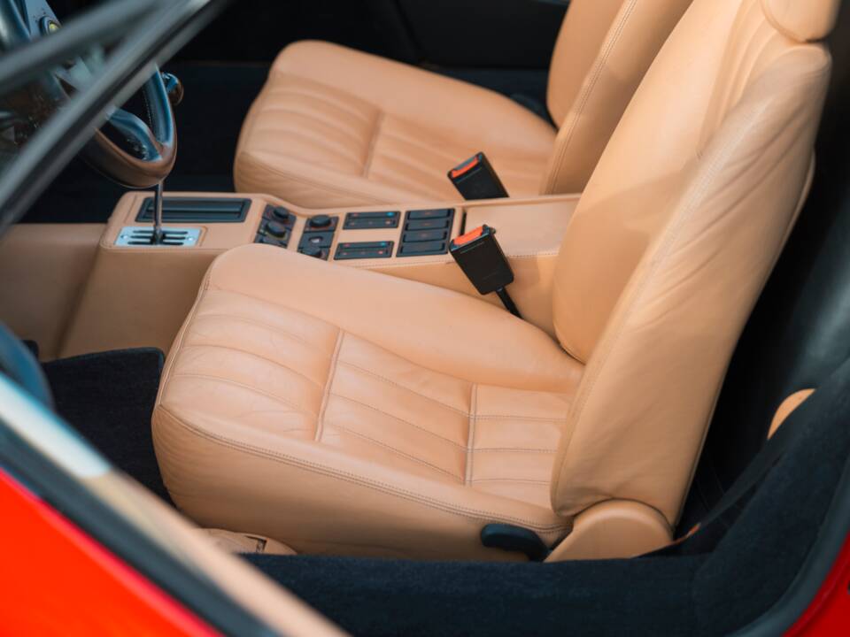 Afbeelding 17/41 van Ferrari 328 GTS (1989)