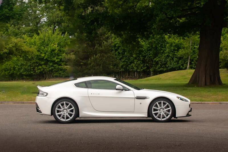 Bild 2/50 von Aston Martin V8 Vantage (2013)