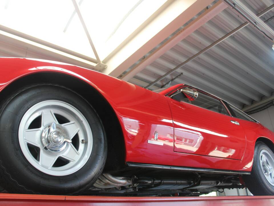 Image 7/50 of Ferrari 365 GTB&#x2F;4 Daytona (1971)
