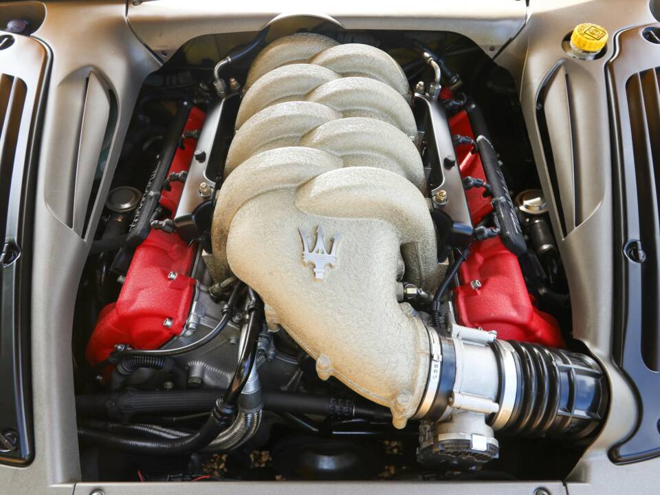 Image 4/50 of Maserati Spyder 4200 (2004)