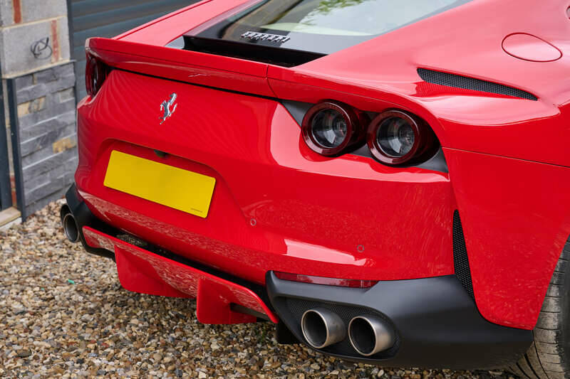 Image 36/50 of Ferrari 812 Superfast (2019)