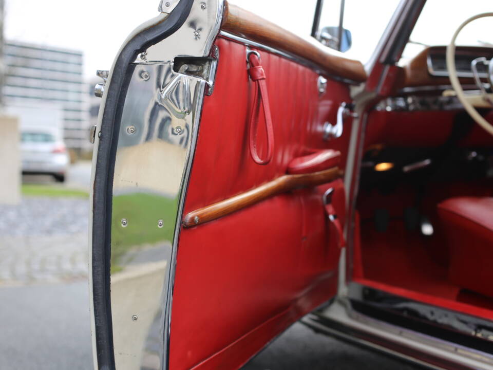 Image 35/41 of Mercedes-Benz 220 SE (1959)